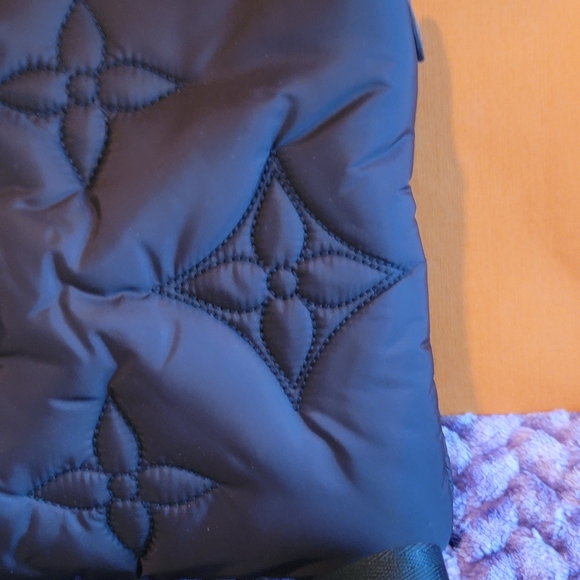 Louis Vuitton Maxi Pillow Multi Pochette Accessories Black Monogram Econyl - Picture 3 of 16